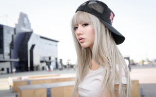 Alice prin blonde hat white - black hat free wallpaper