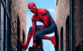 Spiderman statue city rooftop sky - de stijl free wallpaper
