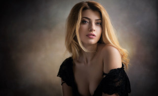 Blonde woman black dress lace - a picture free wallpaper for desktop
