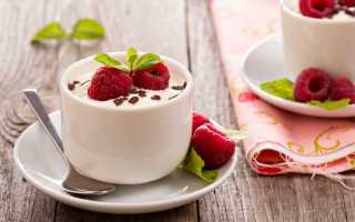 Chocolate pudding raspberries plate spoon - a table cloth free wallpaper
