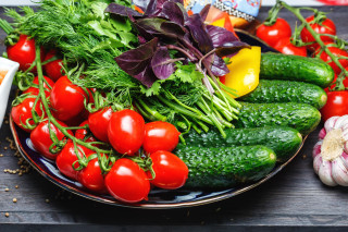 Vegetables garlic tomatoes food photography - arcimboldo free wallpaper
