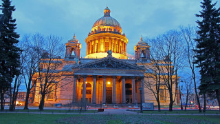 Dome lit night neoclassical autumn - tree in front free wallpaper