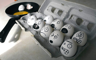 Carton eggs faces fryingpan counter - egg free wallpaper