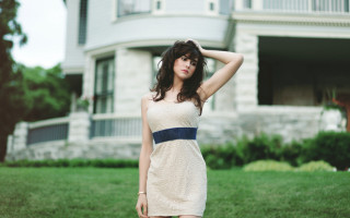 Woman dress front house posing - a woman in a dress free wallpaper