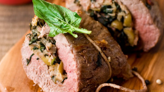 Meat leaf woodenplate coffee blurred - a leaf free wallpaper
