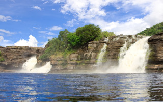 Waterfall side water sky clouds - a large amount of water free wallpaper