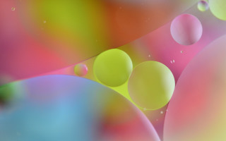 Colorful bubbles blurry red yellow - chromatic free wallpaper