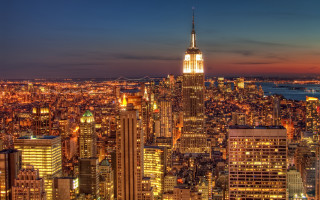 Empire building skyline night bay - evaline ness free wallpaper