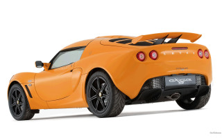 Yellow sports car rear view - a yellow sports car free wallpaper