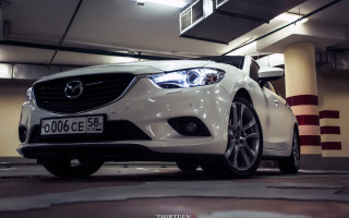 White car parking garage license - photorealistic lighting free wallpaper