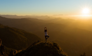 Yoga woman mountain sunset sky - her free wallpaper