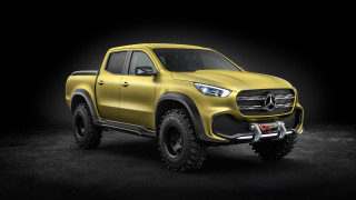 Yellow mercedes truck dark room 2 - aquirax uno free wallpaper for desktop