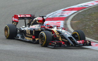 Racing car race track person - racing free wallpaper