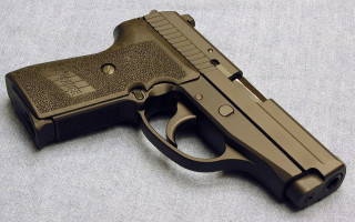 Gun table lightblue blackhandle matte - a stipple free wallpaper