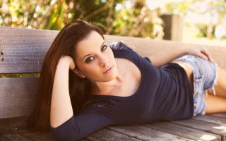Woman bench crossed legs outdoors - her leg free wallpaper for desktop