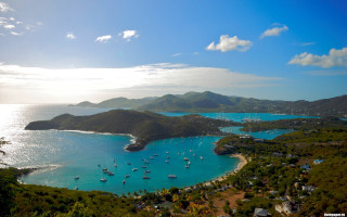 Bay mountains boats sky water - beautiful scenery free wallpaper for desktop