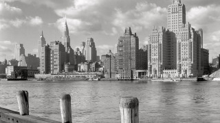 Black white city skyline water 2 - a dock in front free wallpaper
