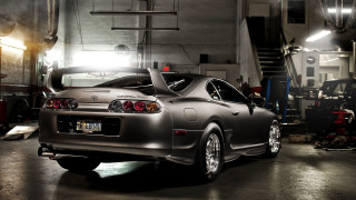 Garage car light background fineart - shiny free wallpaper