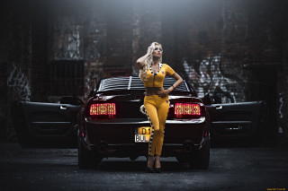 Woman yellow car night cyberpunk - a car free wallpaper