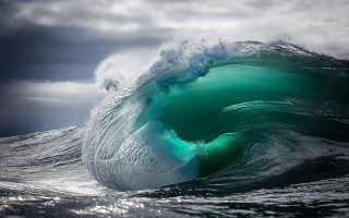 Large wave ocean cloudy day 2 - free nature wallpaper