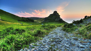 Dirt road green field mountain 5 - a dirt road free wallpaper