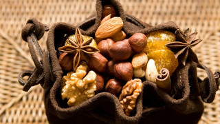 Bag nuts wicker table food - a bag free wallpaper