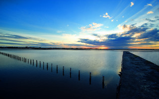 Lake dock clouds sunset mountains - ding guanpeng free wallpaper