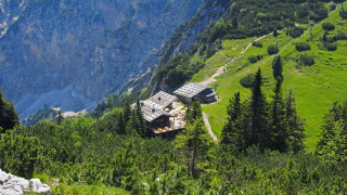 Mountain house valley forest zenith - zenith view free wallpaper