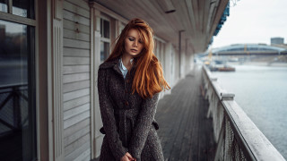 Red hair woman balcony city - anka zhuravleva free wallpaper