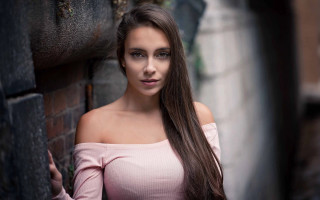 Annabel eyres pink top ponytail - a brick wall free wallpaper