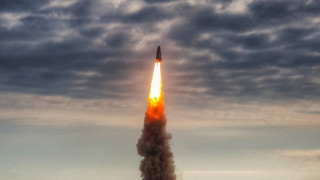 Rocket launch smoke cloudy sky - a rocket free wallpaper