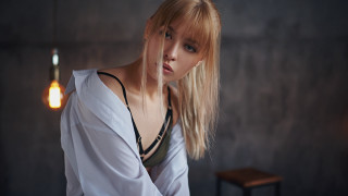 Woman lightbulb blonde bangs aesthetic - fei danxu free wallpaper
