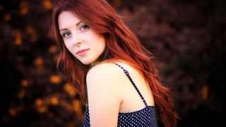 Redhair blueeyes bushyellowflowers carolinechariotdayez portrait - caroline chariotdayez free wallpaper