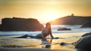 Beach woman sunset ball cinematic - cinematic photography free wallpaper