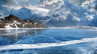 Mountain range frozen lake snow - christo free wallpaper