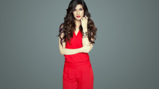 Woman red dress posing black - her cheek free wallpaper