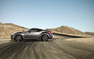 Silver sports car desert mountains - a road in the desert free wallpaper
