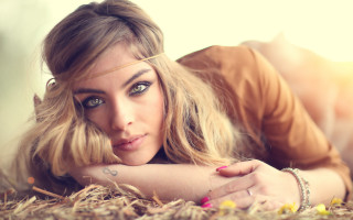 Woman blonde jewelry laying polaroid - her arm free wallpaper