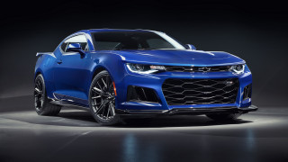 Blue chevrolet camaro studio render - photorealism free wallpaper