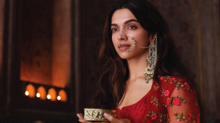 Woman red dress gold cup - a nose ring free wallpaper