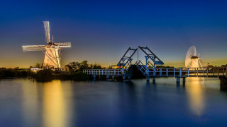 Windmill bridge reflection dusk blue - dusk free wallpaper