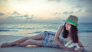 Woman beach hat dress flower - beach free wallpaper