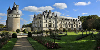 Gothic fantasy castle garden bridge - a walkway free wallpaper