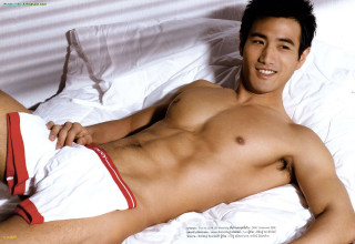 Man red white underwear bed - a bed free wallpaper