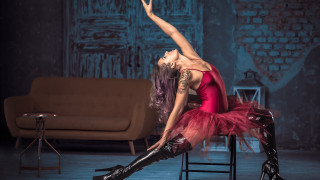 Woman red dress black boots - affinity photo free wallpaper