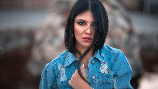 Elina karimova blue jean jacket - a red lipstick free wallpaper