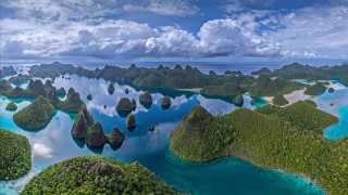 Island forest ocean sky waterfall - water and trees free wallpaper