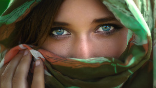 Blue eyes green scarf closeup - blue eye free wallpaper