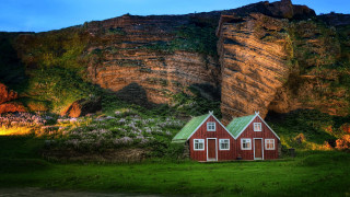 Red house green field mountain 2 - a red house free wallpaper