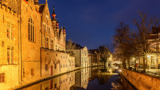 Canal city night tower bridge - a city next free wallpaper